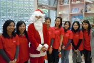 Volunteers from Wyeth (Hong Kong) Holding Company Limited celebrated Christmas with children at Chun Shek Centre